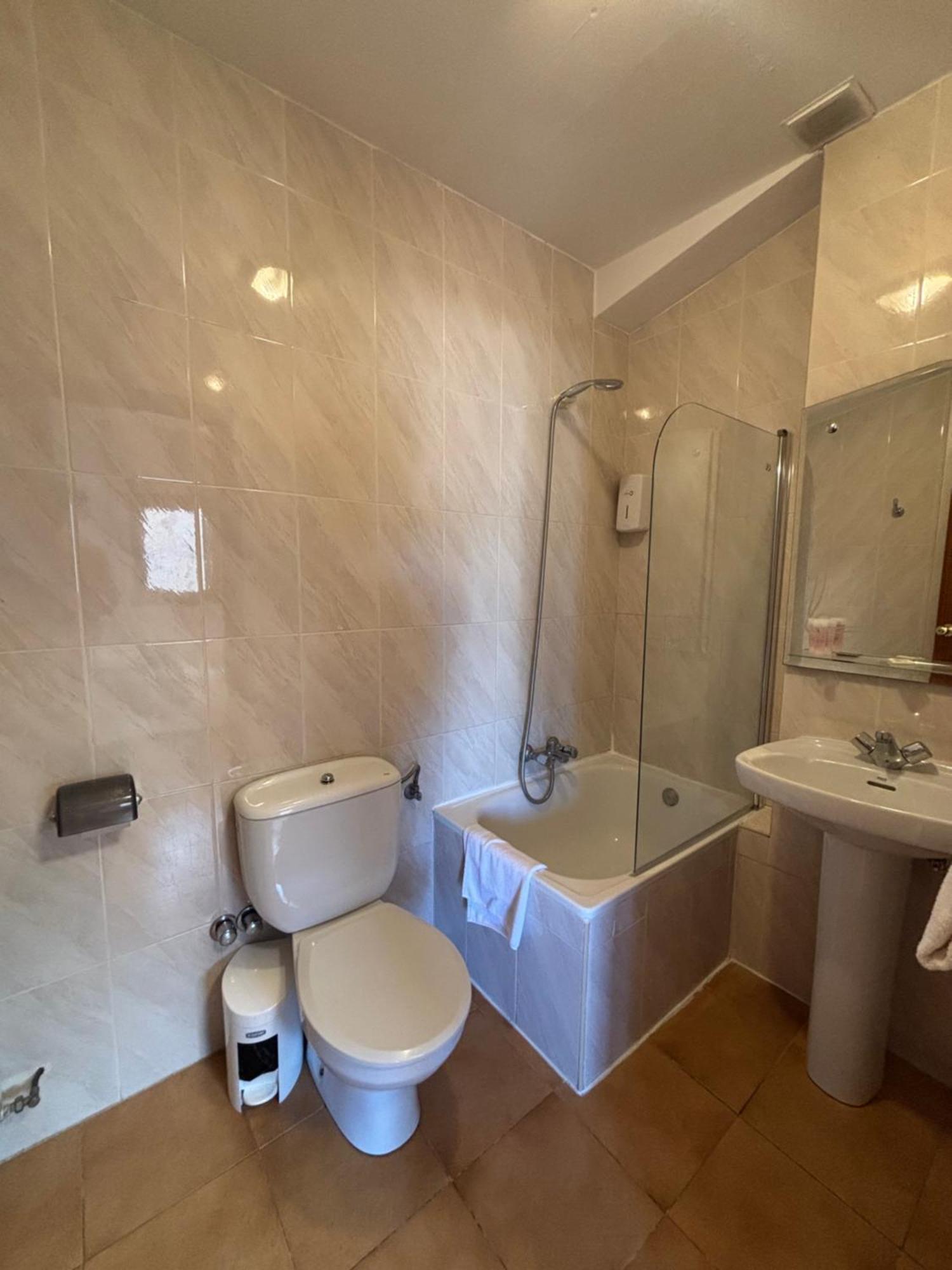 Hostal Legaz Funes 외부 사진