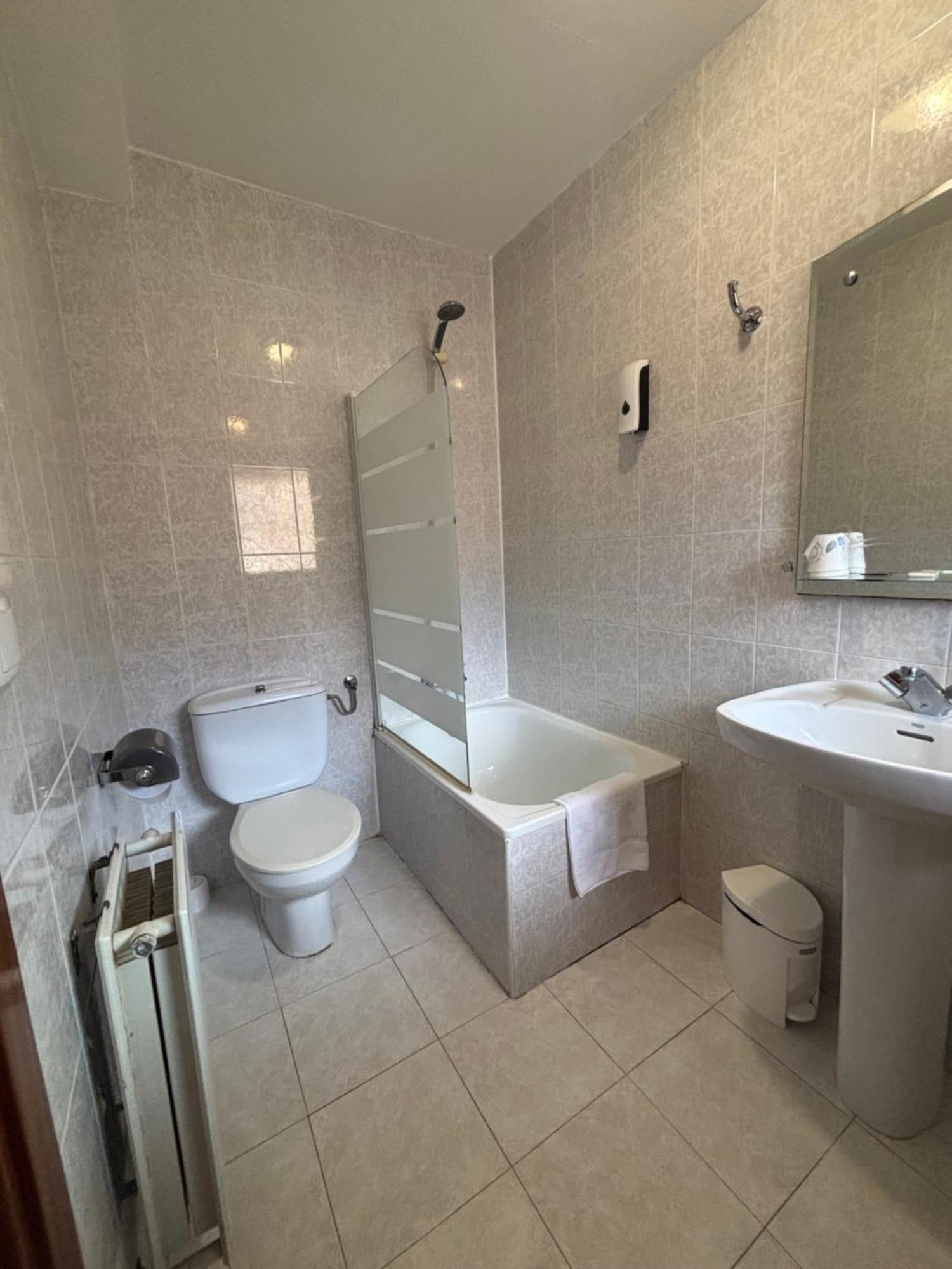 Hostal Legaz Funes 외부 사진