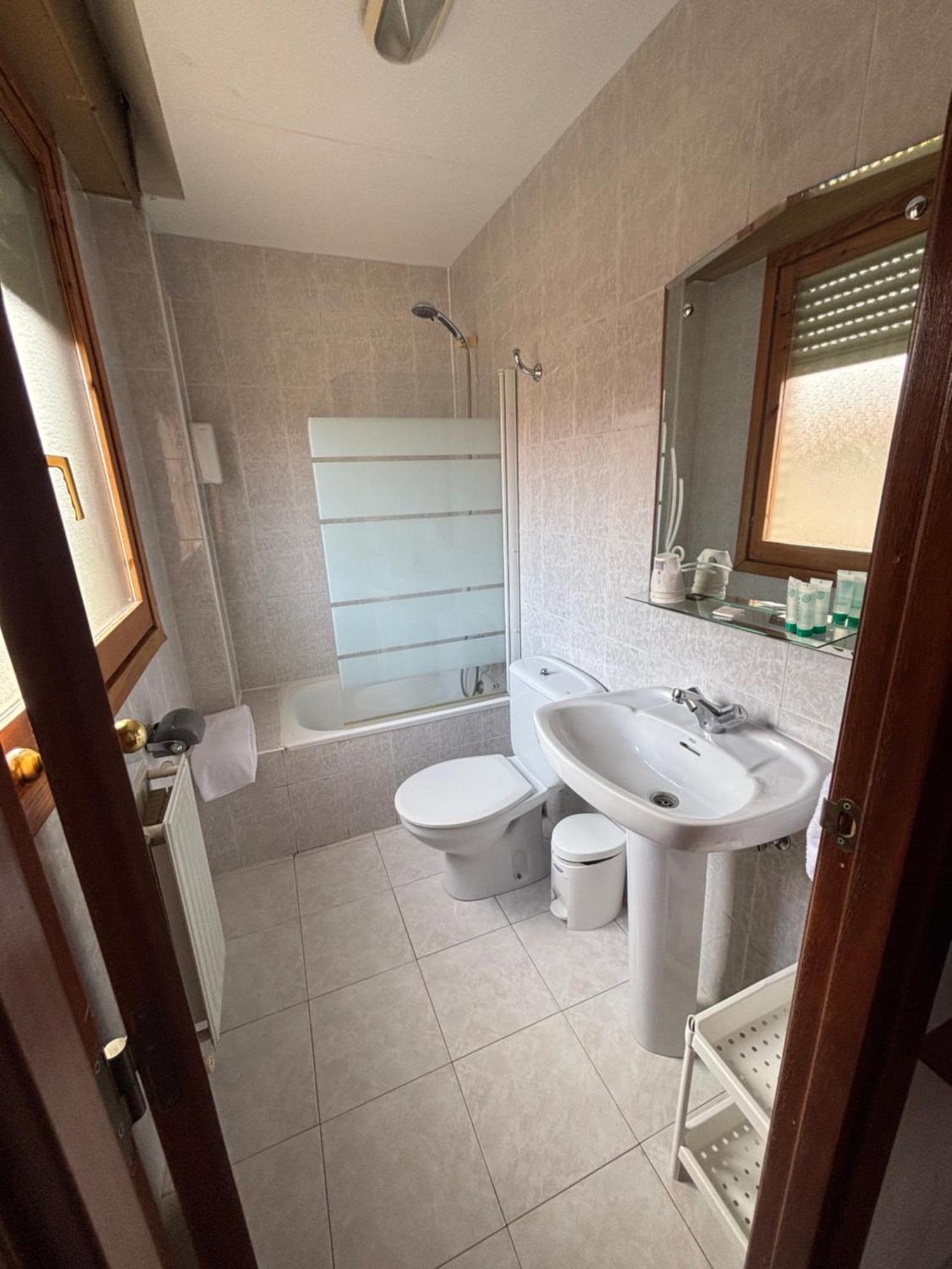 Hostal Legaz Funes 외부 사진